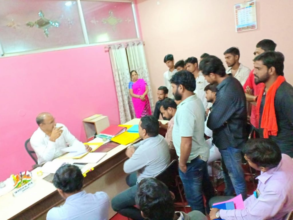 मूलभूत सुविधा समस्यांबद्दल गटनेता मनीष कराळे