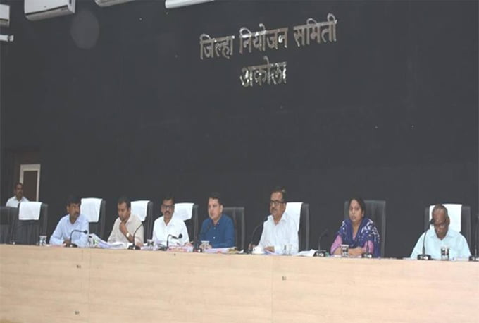 जिल्हाधिकारी