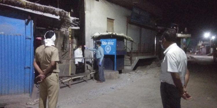 तेल्हारा येथे प्रतिबंधित क्षेत्रातील नागरिकांची वैद्यकीय तपासणी,नागरिकांचा प्रतिसाद