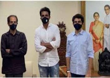 Sonu Sood Visited CM Thakre