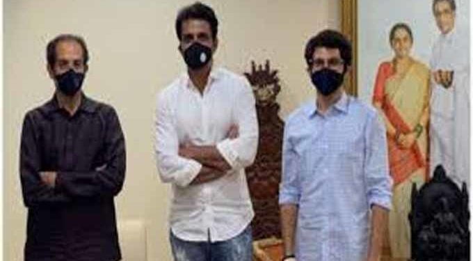 Sonu Sood Visited CM Thakre