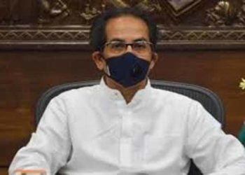 अधिकाऱ्यांचा सेवेत असतांना मृत्यू झाल्यास कुटुंबातील सदस्यास