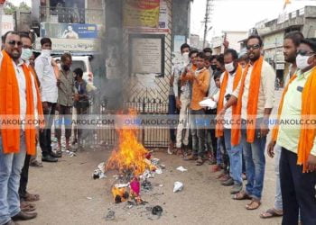 चायनीज वस्तूंची होळी