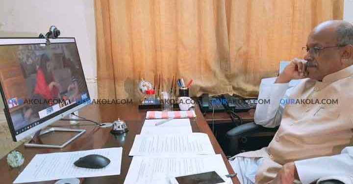 ना. धोत्रे