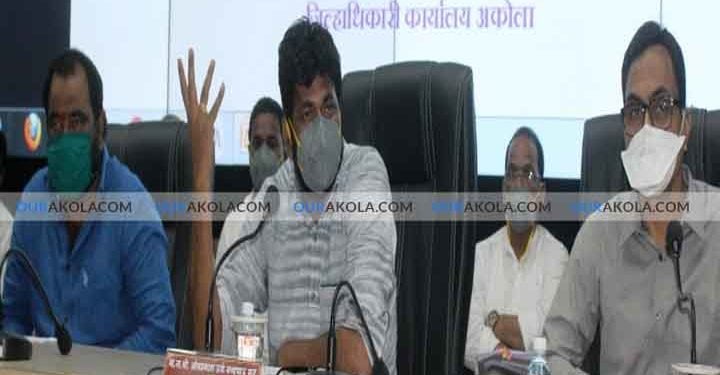 पालकमंत्री ना. बच्चू कडू