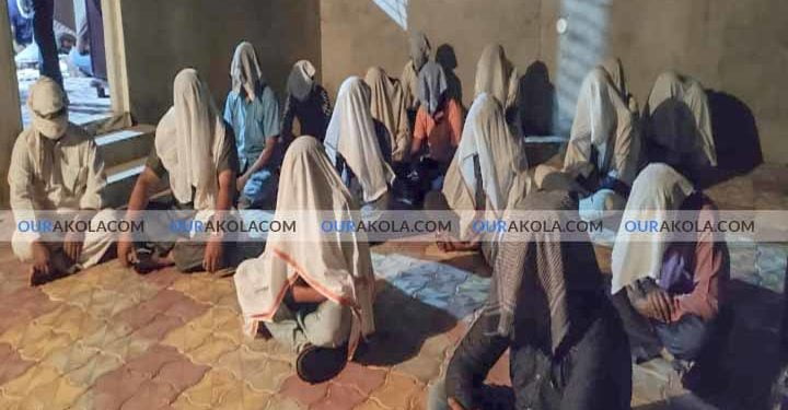 gambling den in Hivarkhed