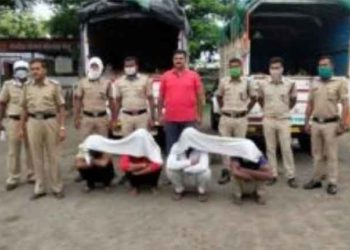 पोलिसांची कारवाई