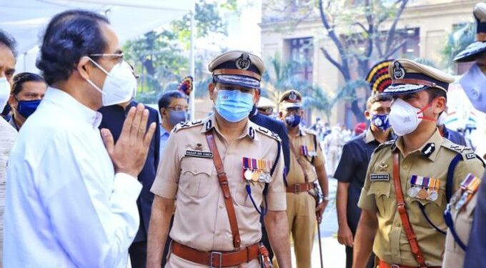 पोलीस दलाच्या सक्षमीकरणासाठी जे जे करणे शक्य आहे ते सर्व करणारच