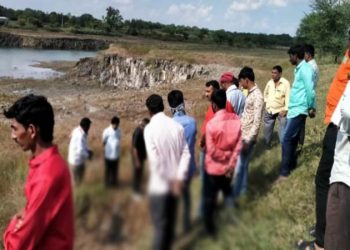 рдкреНрд░реЗрдпрд╕реАрд▓рд╛ рдкреБрдгреНрдпрд╛рддреВрди рдмреАрдбрд▓рд╛ рдШреЗрдКрди рдЧреЗрд▓рд╛; рдкрд╣рд┐рд▓реНрдпрд╛рдВрджрд╛ ре▓рд╕рд┐рдб рдлреЗрдХрд▓реЗ рдордЧ рдкреЗрдЯреНрд░реНрд░реЛрд▓ рдЯрд╛рдХреВрди рдЬрд┐рд╡рдВрдд рдЬрд╛рд│рд▓реЗ!