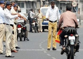 अकोला मध्ये हेल्मेट न घालणाऱ्या ३५० दुचाकीचालकांवर कारवाई