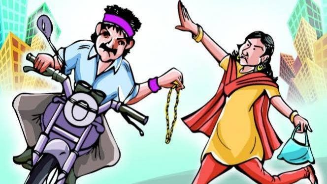 महिलेला जेवण करायला जाणे पडले महागात, मंगळसूत्र हिसकावून चोरट्याने दिला ६० हजाराचा फटका!