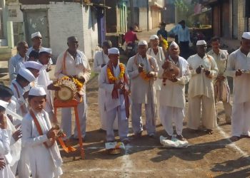 हिवरखेड येथील देवळीवेस शकर सस्थान मदिंरच्या काकडा आरतीचे समाप्ती
