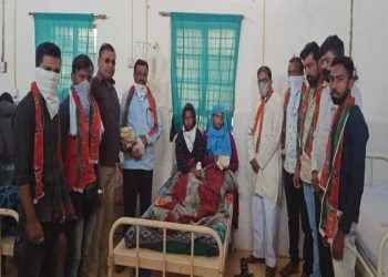 भाजप ओबीसी मोर्चा प्रदेशाध्यक्ष योगेश अण्णा टिळेकर यांच्या वाढदिवसानिमित्त ग्रामीण रुग्णालय तेल्हारा येथे रुग्णांना फळ वाटप