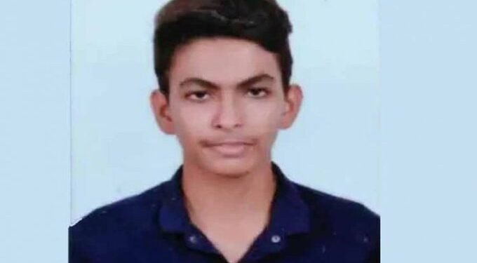 नायलॉन मांजानं कापला १२ वीच्या विद्यार्थ्याचा गळा