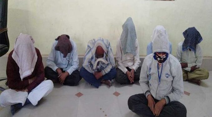 अकोल्यातील जनता भाजी बाजार मधील वरली मटका जुगारा छापा विशेष पथकाची कारवाई