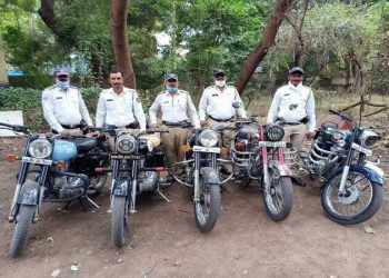 मोठ्या आवाजाच्या फटाके फोडणाऱ्या बुलेट विरुद्ध शहर वाहतूक शाखेची धडक कारवाई