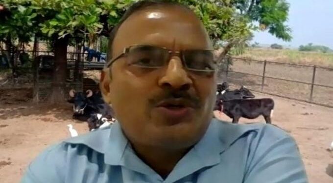 दुग्ध व्यवसाय एक कंपनी म्हणून चालवावा – शांताराम गायकवाड