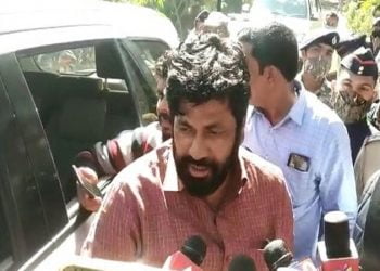 महाविकास आघाडीतील राज्यमंत्री बच्चू कडू यांना मुंबईत जाण्यापासून पोलिसांनी रोखलं