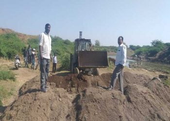 рдмреНрд░реЗрдХ рдХреЗ рдмрд╛рдж рдЕрд╡реИрдз рд╡рд╛рд│реВрдЪреНрдпрд╛ рд╡рд╛рд╣рддреБрдХреАрд▓рд╛ рдЙрдзрд╛рдг рддрд░ рджреБрд╕рд░реАрдХрдбреЗ рдирд╛рдпрдм рддрд╣рд╕реАрд▓рджрд╛рд░ рдЧреБрд░рд╡ рдпрд╛рдВрдЪреА рдзрдбрдХ рдХрд╛рд░рд╡рд╛рдИ ренреж рдмреНрд░рд╛рд╕ рд░реЗрддреАрд╕рд╛рдард╛ рдЬрдкреНрдд