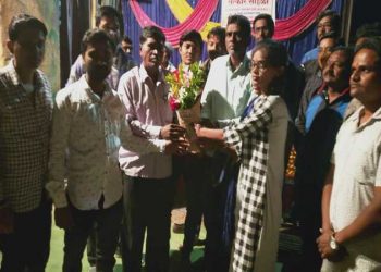 हिंदू खाटीक महासंघाच्या वतीने एमबीबीएस पात्र  पल्लवी गोतरकार आणि आणि पत्रकार बांधवांचा सत्कार