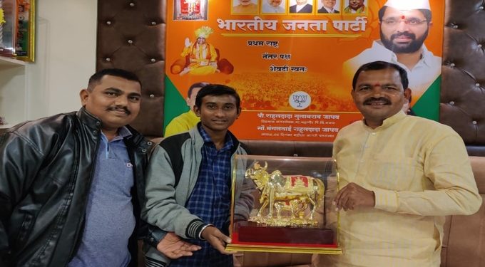 बजरंग दल पातुरचे संयोजक श्री ओम विजय निमकंडे यांचा पुण्य नगरीत यथोचित सन्मान