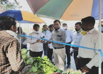 тАШрд╢реЗрддрдХрд░реА рддреЗ рдЧреНрд░рд╛рд╣рдХ рдереЗрдЯ рднрд╛рдЬреАрдкрд╛рд▓рд╛ рд╡рд┐рдХреНрд░реАтАЩ рдХреЗрдВрджреНрд░рд╛рдЪреЗ рд╕рдЪрд┐рд╡ рдПрдХрдирд╛рде рдбрд╡рд▓реЗ рдпрд╛рдВрдЪреНрдпрд╛ рд╣рд╕реНрддреЗ рдЙрджреНрдШрд╛рдЯрди