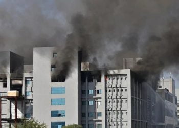 बिग ब्रेकिंग : कोरोना लस बनवणाऱ्या पुण्याच्या सीरम इन्स्टिट्यूटमध्ये लागली आग