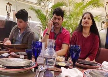 рдзрдирдВрдЬрдп рдореБрдбреЗрдВрд╢реА рдирд╛рд╡ рдЬреЛрдбрд▓реНрдпрд╛ рдЧреЗрд▓реЗрд▓реНрдпрд╛ рдХрд░реВрдгрд╛ рд╢рд░реНрдорд╛ рдпрд╛рдВрдЪреЗ рдлреЛрдЯреЛ рдЖрд▓реЗ рд╕рдореЛрд░