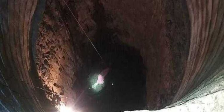 ७० फुट विहिरीत आढळला मृतदेह ,रात्री १ वाजता मृतदेहाला बाहेर काढण्यात आले