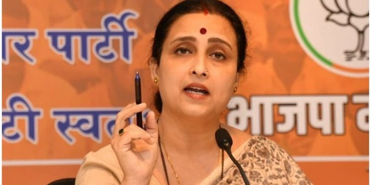 बेहिशेबी मालमत्ता प्रकरण : भाजप नेत्या चित्रा वाघ यांचे पती किशोर वाघ यांच्याविरोधात एसीबीकडून गुन्हा दाखल