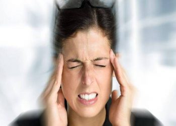डोकेदुखीची समस्या, जाणून घ्या काय आहेत कारणे?