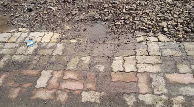 हिवरखेड : दोन दिवसात दबले दहा लाखाचे काम,पेव्हर ब्लॉकचे काम अत्यंत निकृष्ट दर्जाचे..उच्चस्तरीय चौकशी करण्याची गरज