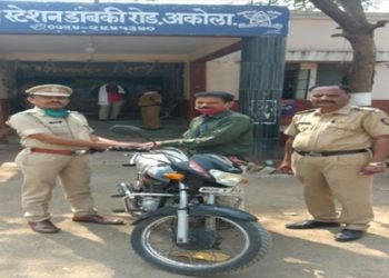 साडेतेवीस लाखांचा जप्त मुद्देमाल तक्रारदारांना केला परत