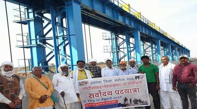 पूर्णा पंचक्रोशीतील प्रलंबीत बॅरेज त्वरीत पूर्ण करा,सर्वोदय पदयात्रेतील कार्यकर्त्यांचा पंचक्रोशीत जागर