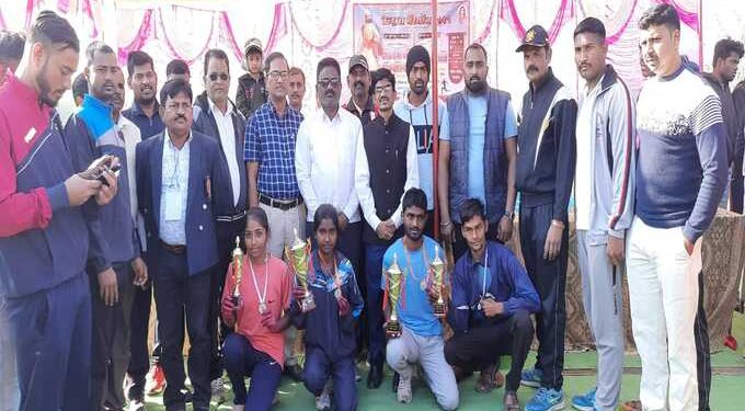 छत्रपती शिवाजी महाराज जयंती निमित्ताने तेल्हारा मॅरेथॉन स्पर्धा (2021 ) तरुणाईच्या उत्साहात संपन्न