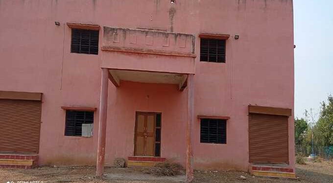 नगरपालिकेने संत गाडगेबाबा सभागृह जनतेच्या सेवेत रुजू करावे,तेल्हारा विकास मंच ची मागणी