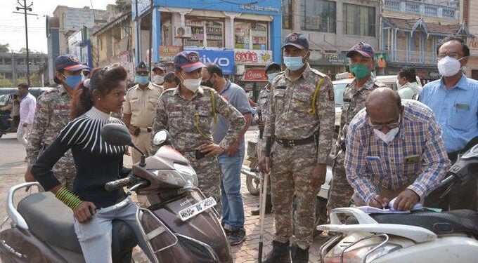 कोरोना नियमांचे उल्लंघन :अकोला शहरात १४४ जणांविरुध्द दंडात्मक कारवाई