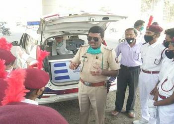 शहर वाहतूक शाखेने दिले रस्ता सुरक्षेचे धडे, आर एस पी च्या विद्यार्थ्यांना प्रशिक्षण