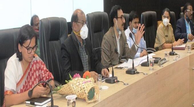 कोविड प्रतिबंधात्मक उपाययोजनांची काटेकोर अंमलबजावणी करा- जिल्हाधिकारी जितेंद्र पापळकर