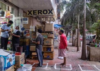 व्यापारी-कामगारांना कोरोना चाचणी बंधनकारक,चाचणी न करता दुकानांवर कारवाईचा इशारा