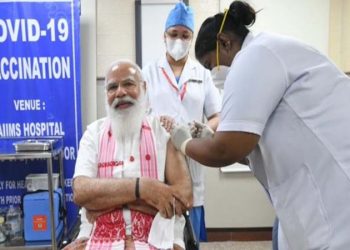 рдирд░реЗрдВрджреНрд░ рдореЛрджреАрдВрдиреА рдШреЗрддрд▓реА рдХреЛрд░реЛрдирд╛ рдкреНрд░рддрд┐рдмрдВрдзрдХ рд▓рд╕; рдирд╛рдЧрд░рд┐рдХрд╛рдВрдиреА рди рдШрд╛рдмрд░рддрд╛ рдХреЛрд░реЛрдирд╛рдЪреА рд▓рд╕ рдШреЗрдгреНрдпрд╛рдЪреЗ рдореЛрджреАрдВрдЪреЗ рдЖрд╡рд╛рд╣рд╛рди