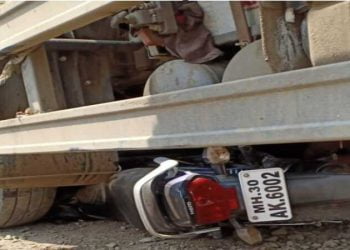 рднрд░ рд░рд╕реНрддреНрдпрд╛рд╡рд░ рдзрд╛рд╡реВрди рдЖрд▓рд╛ рдХреИрд▓рд╛рд╕,рдЕрдиреНрдпрдерд╛ рддреЛ рдЭрд╛рд▓рд╛ рдЕрд╕рддрд╛ рдЦрд▓реНрд▓рд╛рд╕