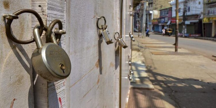 दुकान उघडले म्हणून ५० हजारांचा दंड ठोठावला, व्यापारी वर्तुळात खळबळ