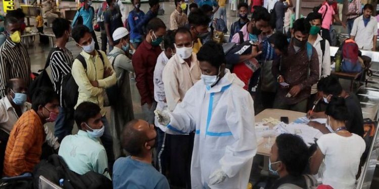 देशात गेल्या 24 तासांत कोरोनाचे 56,211 नवे रुग्ण, 271 जणांचा मृत्यू