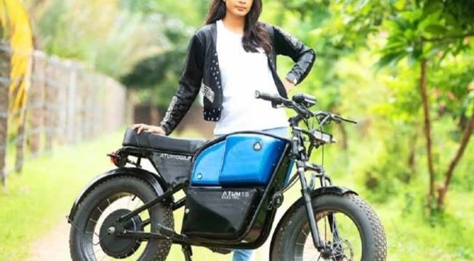फक्त ७ रुपयात १०० किलोमीटर धावणाऱ्या बाईकचे वितरण सुरू