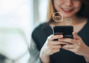 मोबाईल अ‍ॅपचा वापरू करून अश्लील चॅट्स करायची, भेटायला बोलवायची आणि मग....