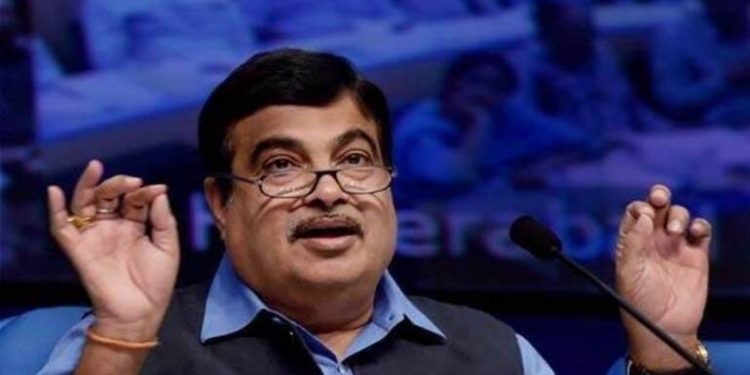 नवीन कार खरेदी करण्यावर पाच टक्के सूट : केंद्रीय मंत्री नितीन गडकरी