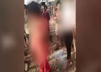 ‘भारत माता की जय’ म्हणत बलात्कार पीडितेला आरोपीसोबत बांधून गावकऱ्यांनी काढली धिंड