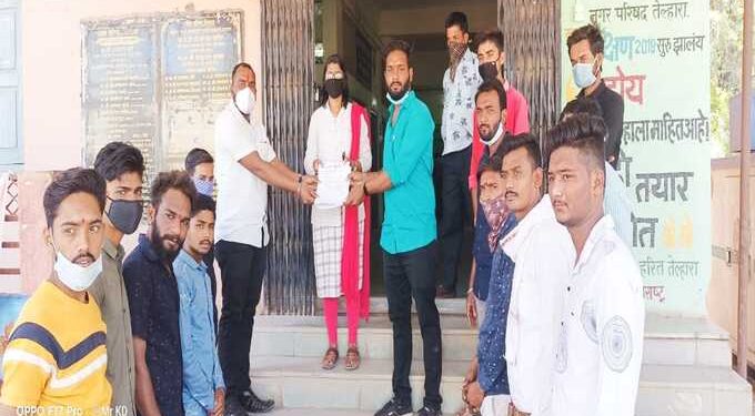 जिजाऊ उद्यान  सौंदरी करण्यासाठी खर्च केलेला निधी कोणाच्या खिशात – युवासेनेचा सवाल  तेल्हारा नगर परिषदच्या कारभारावर ओढले ताशेरे
