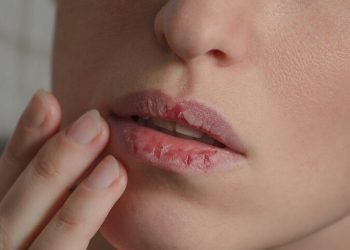 COVID Tongue: рдУрдард╛рдВрднреЛрд╡рддреА рдкрд╛рдЪ рд▓рдХреНрд╖рдгрдВ рдЬрд╛рдгрд╡рд▓реНрдпрд╛рд╕ рдХреЛрд░реЛрдирд╛ рдЪрд╛рдЪрдгреА рдирдХреНрдХреА рдХрд░рд╛